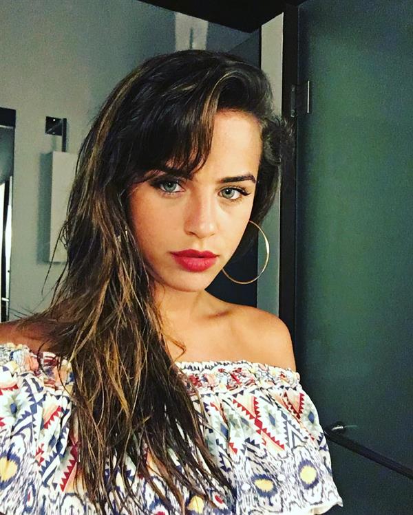 Georgia May Foote taking a selfie