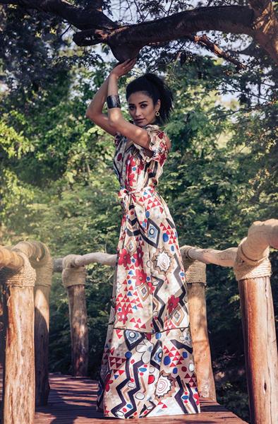 Shay Mitchell Pictures Shay Mitchell