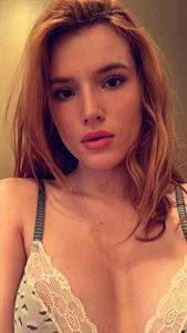 Bella Thorne in lingerie