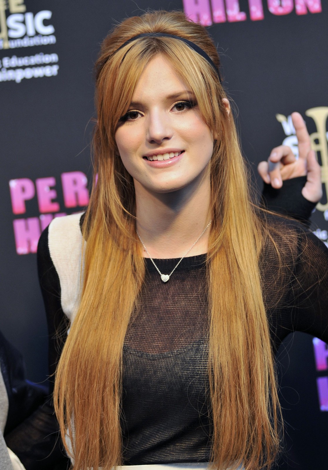 Bella Thorne Pictures 