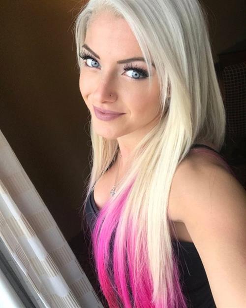 Alexa Bliss taking a selfie