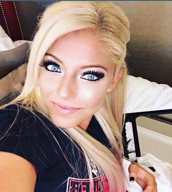 Alexa Bliss taking a selfie