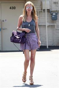 Nicky Hilton - Stops By The Car Wash and Grabs Lunch on May 31, 2012
