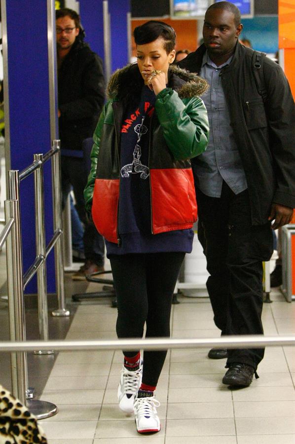 Rihanna Makes her way through Berlin Schonefeld Airport, Germany (November 19, 2012) 