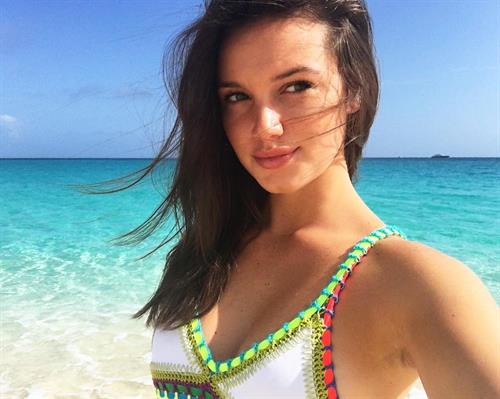 Hailey McLaine Outland in a bikini taking a selfie