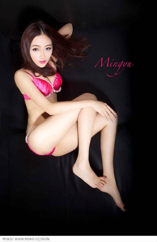 Chen Chao Zi in lingerie