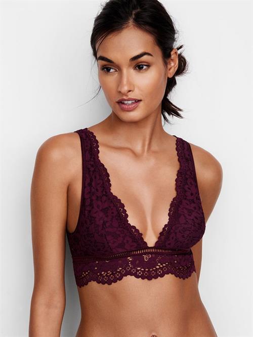 Gizele Oliveira in lingerie