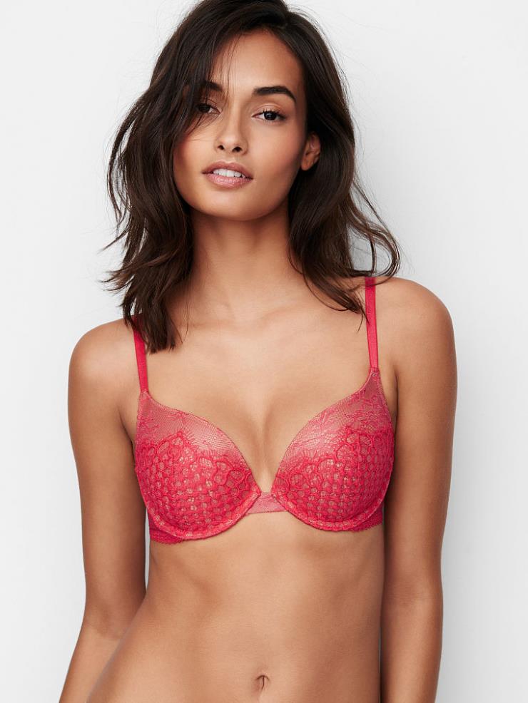 Gizele Oliveira in lingerie