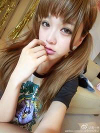 Huang Yi Lin taking a selfie