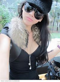 Jin Mei Xin taking a selfie