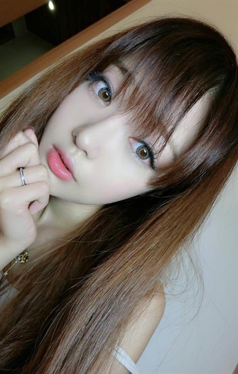 Kingboo taking a selfie