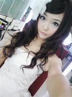 Kingboo taking a selfie