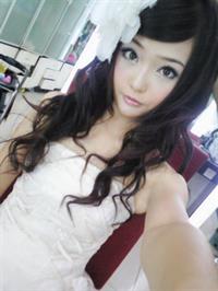 Kingboo taking a selfie