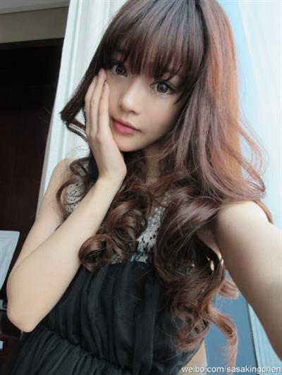 Kingboo taking a selfie