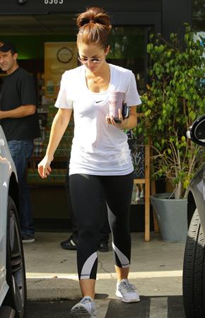 Minka Kelly at Earthbar in West Hollywood 11/9/12