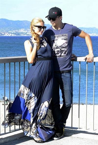 Paris Hilton Visting  Amnesia Port Forum Project  August 9, 2013