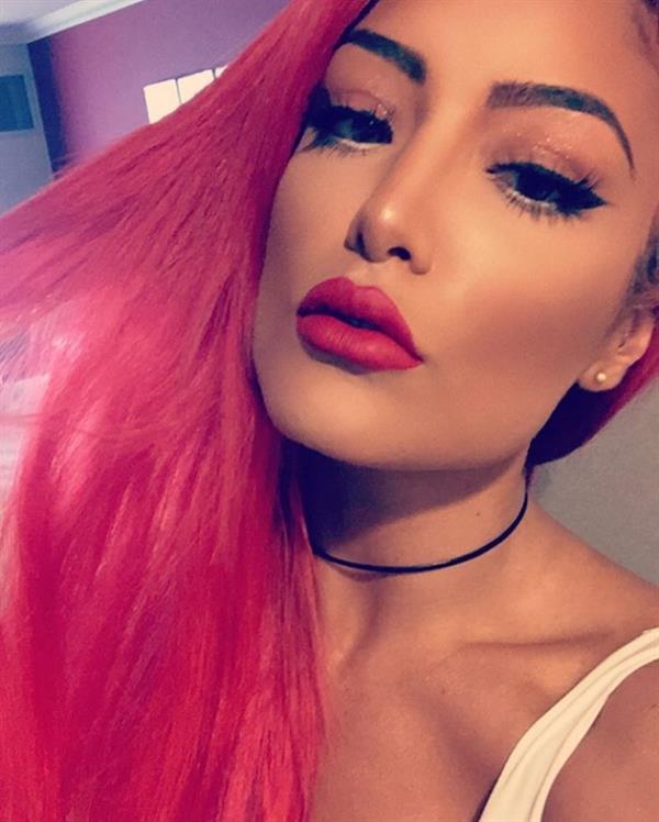 Natalie Eva Marie taking a selfie