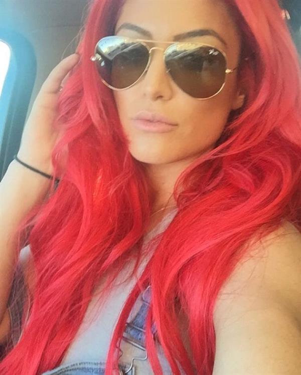 Natalie Eva Marie taking a selfie