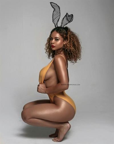 Crystal Westbrooks Bikini Pictures Crystal Westbrooks in a bikini