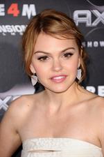 Aimee Teegarden Los Angeles premiere of Scream 4 at Graumans Chinese Ttheatre on April 11, 2011
