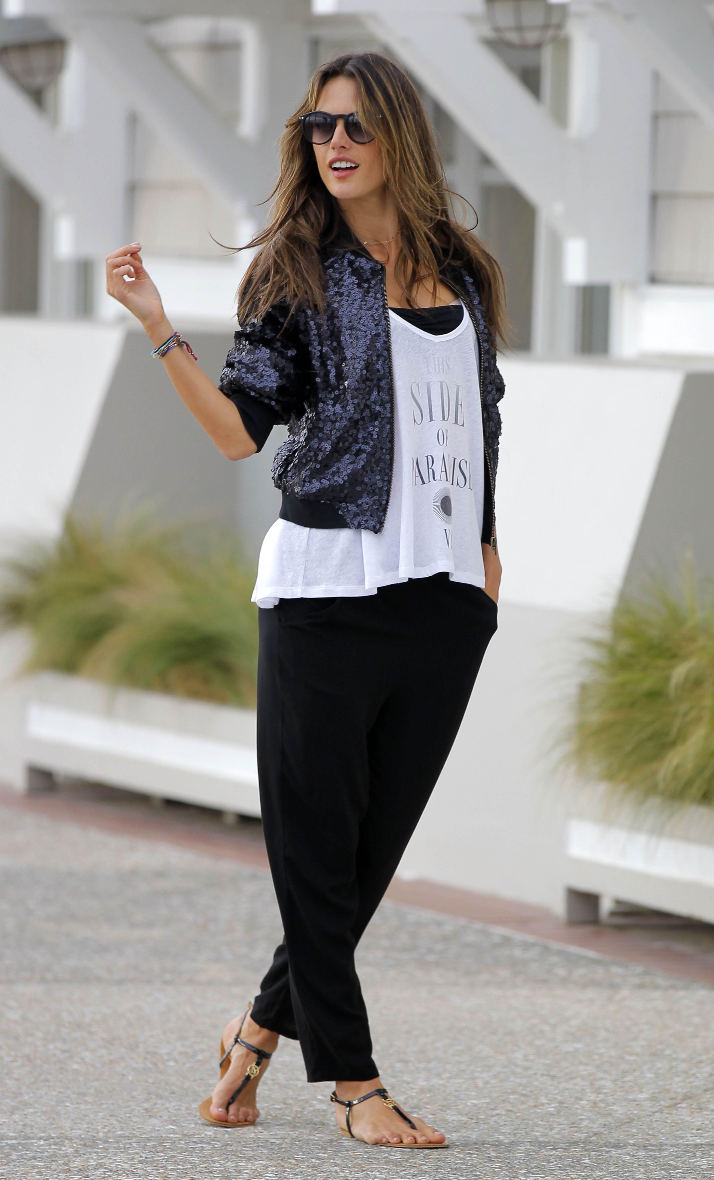 Alessandra Ambrosio Pictures Adriana Lima and Alessandra Ambrosio Photoshoot in Venice beach March 7, 2013