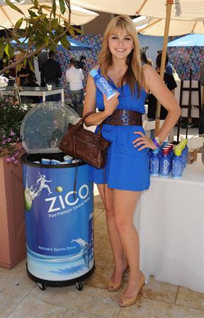 Aimee Teegarden MTV Movie Awards Style Lounge 3/6/2010 