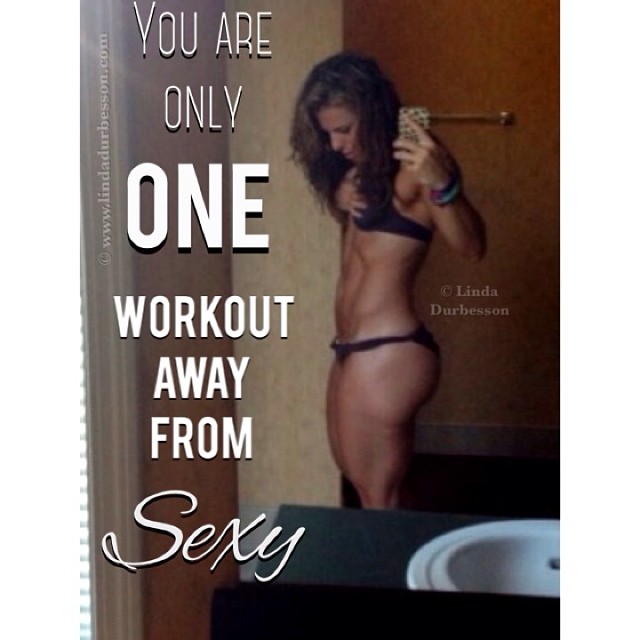 Linda Durbesson in a bikini taking a selfie