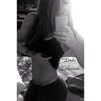 Linda Durbesson taking a selfie