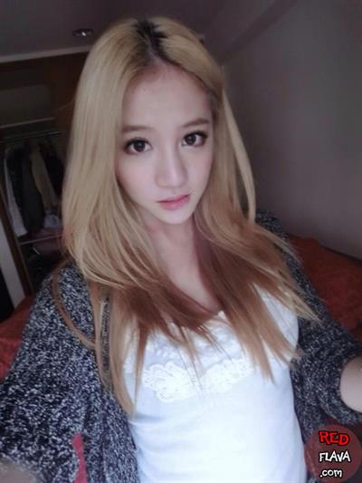 Lin Cai Ti taking a selfie