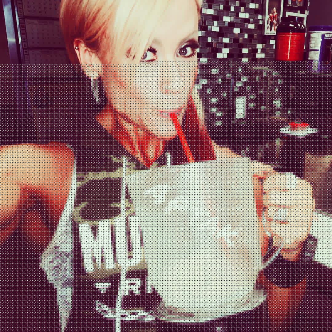 Amanda Michelle Folstad Ptak taking a selfie