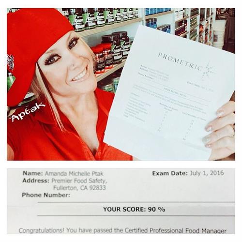 Amanda Michelle Folstad Ptak taking a selfie