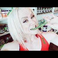 Amanda Michelle Folstad Ptak taking a selfie