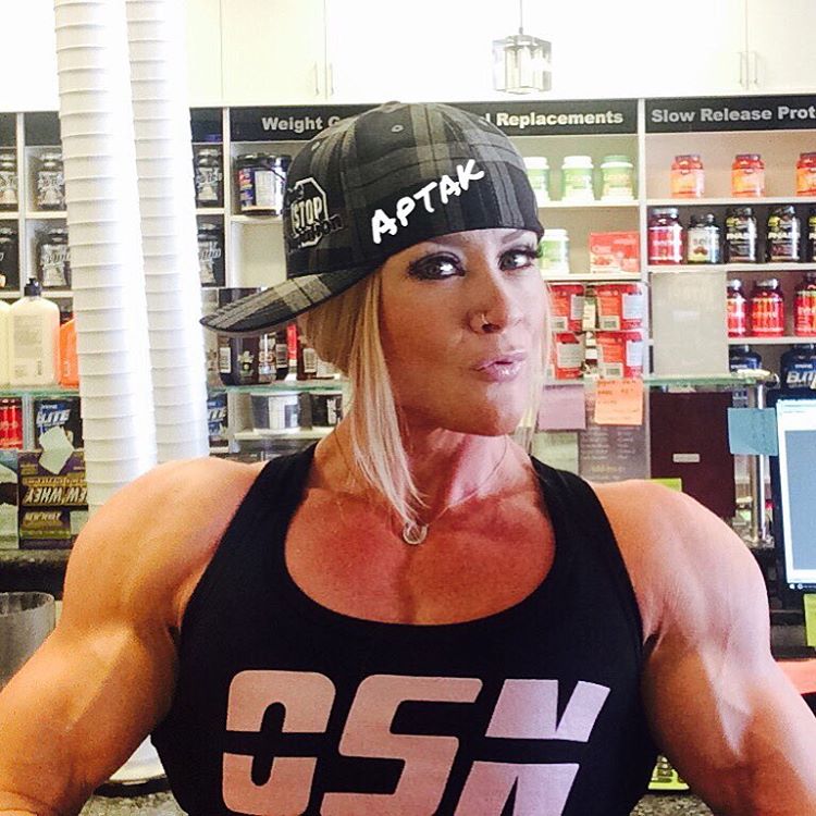 Amanda Michelle Folstad Ptak taking a selfie