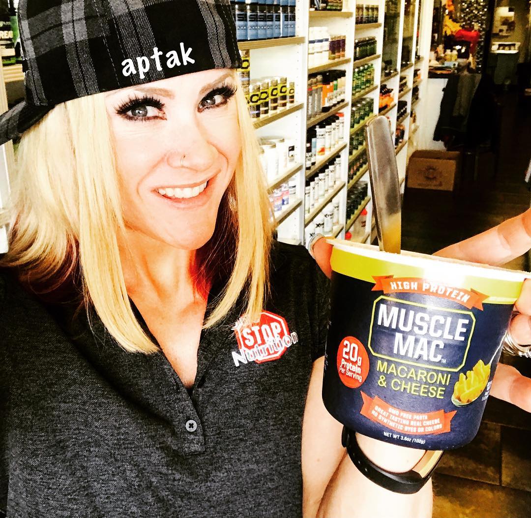 Amanda Michelle Folstad Ptak taking a selfie