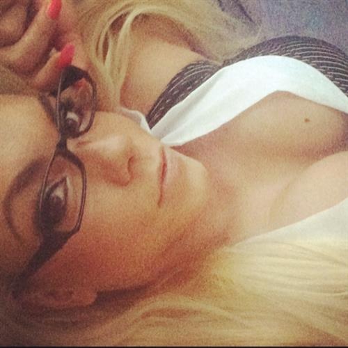 Minna Pajulahti taking a selfie