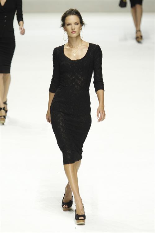 Alessandra Ambrosio Dolce Gabbana 