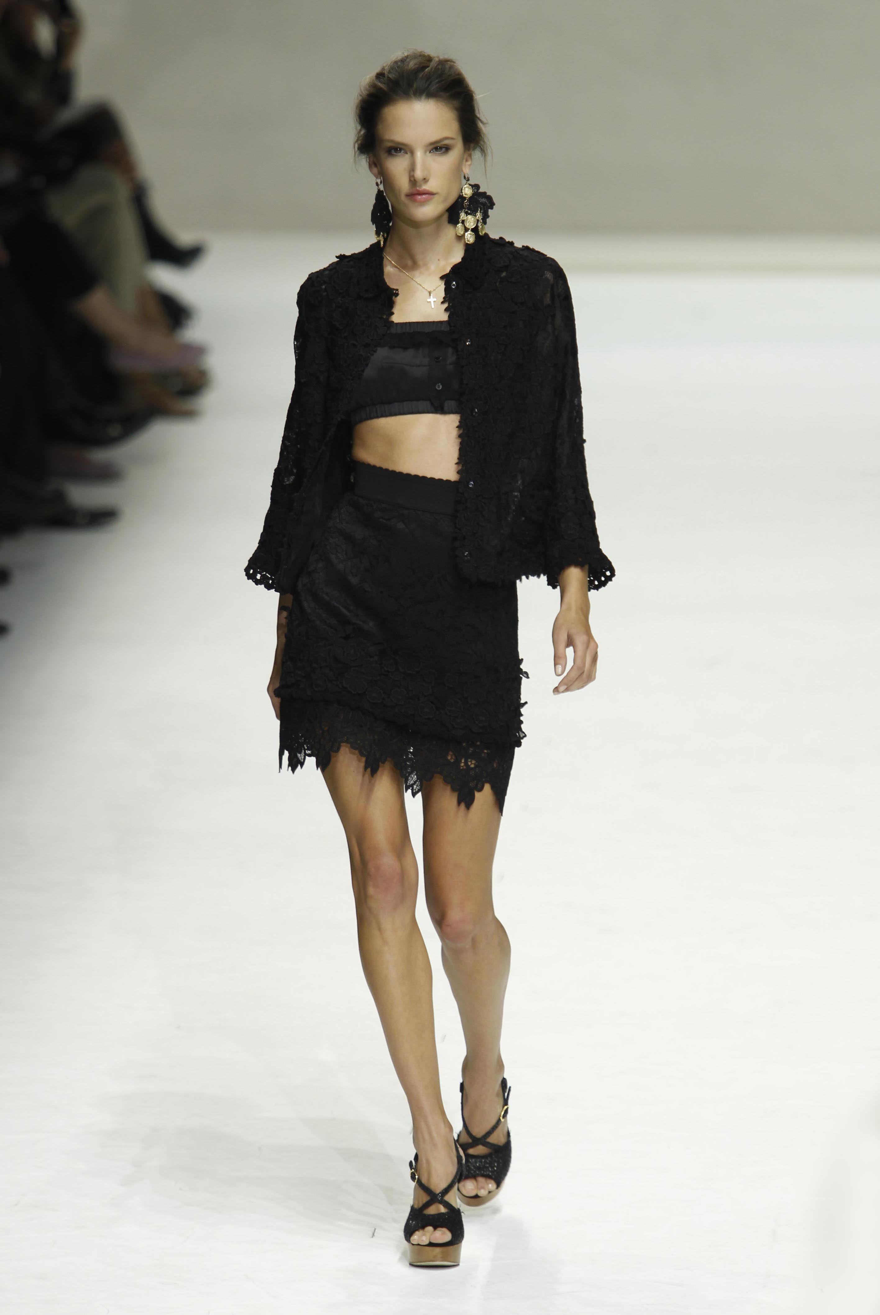 Alessandra Ambrosio Dolce Gabbana 