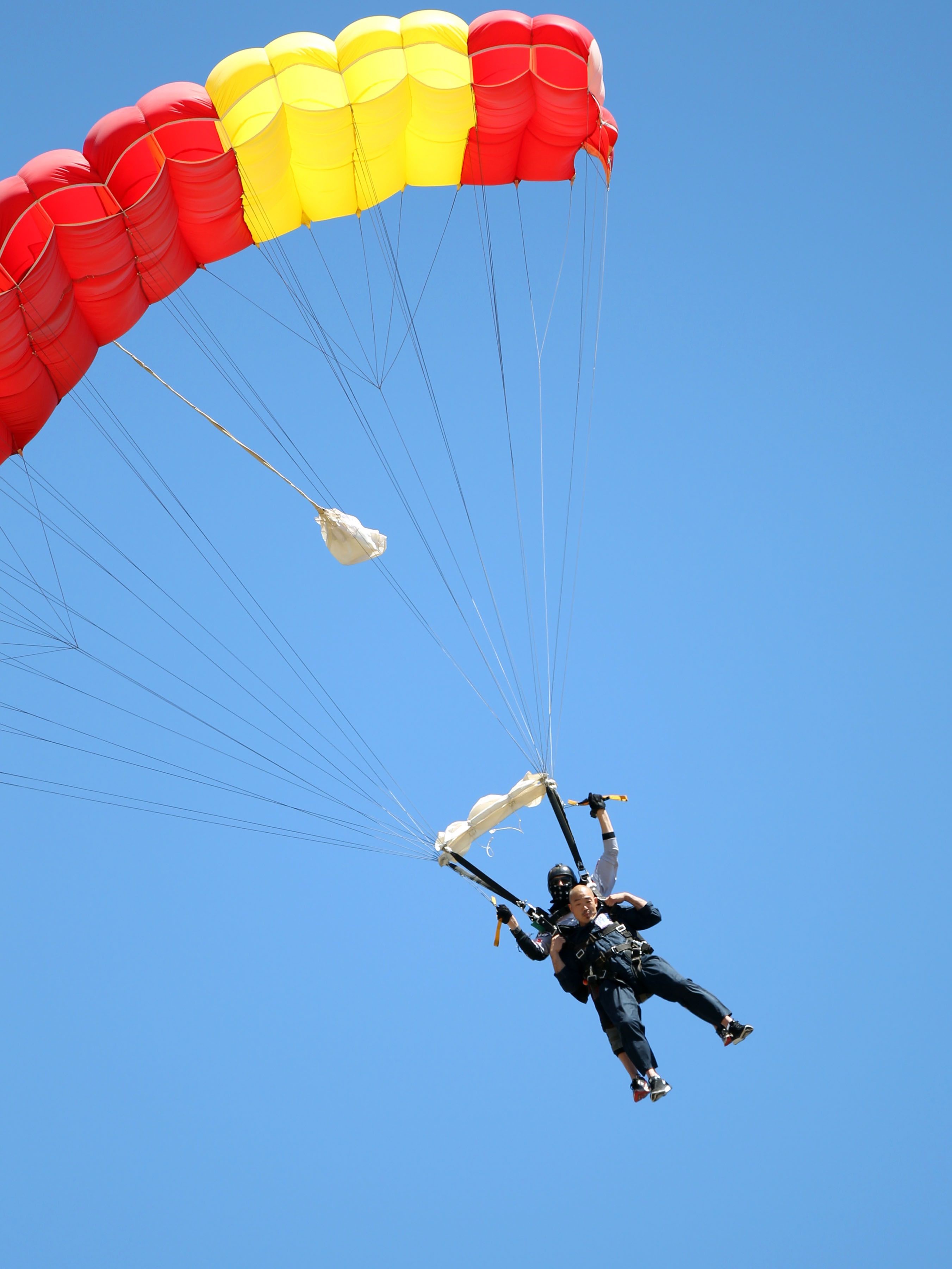 AnnaLynne McCord Pictures AnnaLynne McCord skydives from 18,000 feet at a charity event, Lompoc August 16, 2014