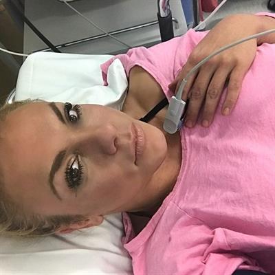 Minna Pajulahti taking a selfie