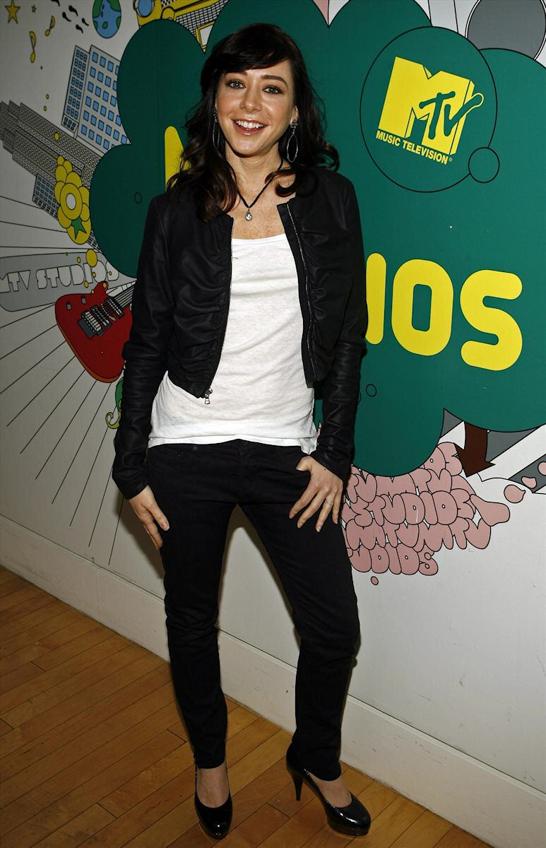 Alyson Hannigan on MTV's TRL 