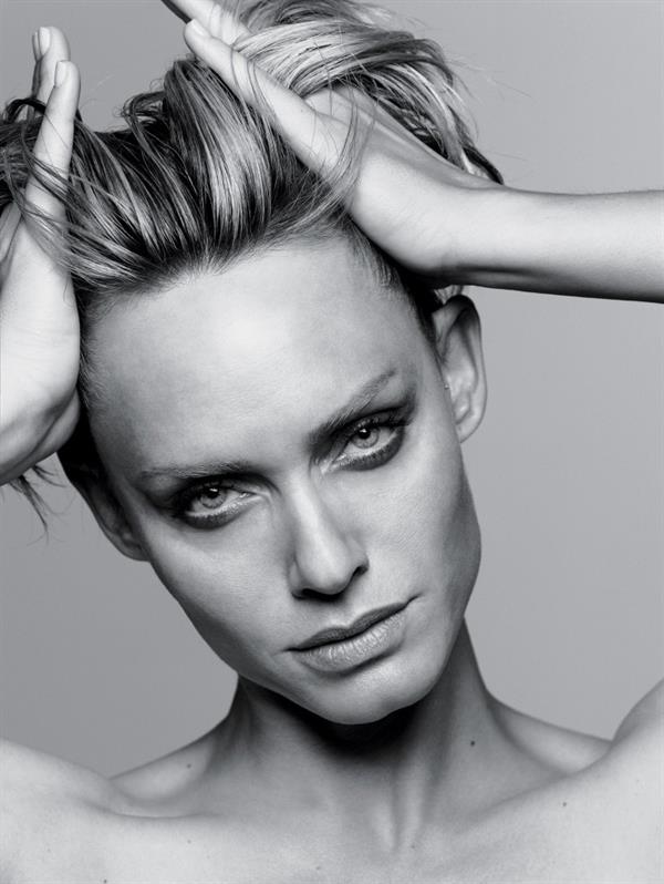 Amber Valletta