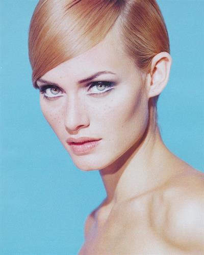 Amber Valletta