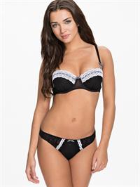 Amy Jackson in lingerie