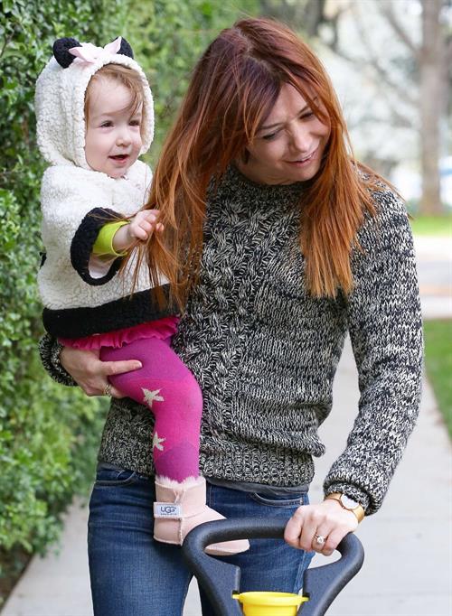 Alyson Hannigan Hangs out with her daughter in Los Angeles (November 22, 2013) 