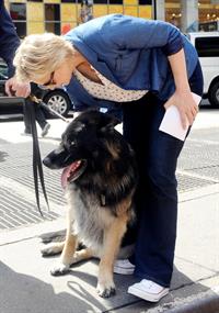 Jane Lynch in New York City (May 21, 2013) 