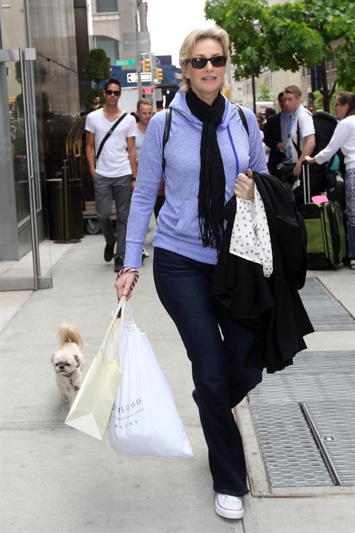 Jane Lynch in New York City (May 21, 2013) 