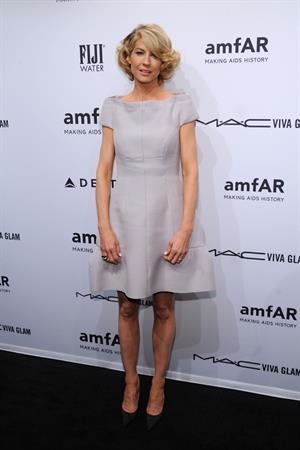 Jenna Elfman amfAR New York Gala To Kick Off Fall 2013 Fashion Week (06.02.2013) 