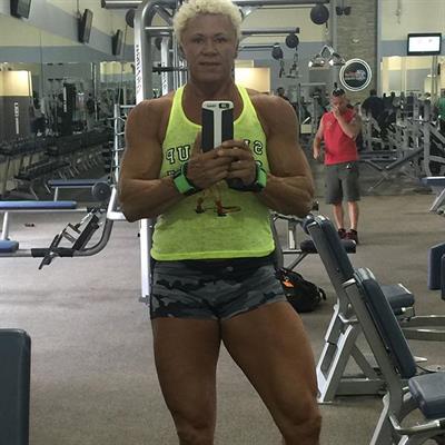 Jayne Stark taking a selfie