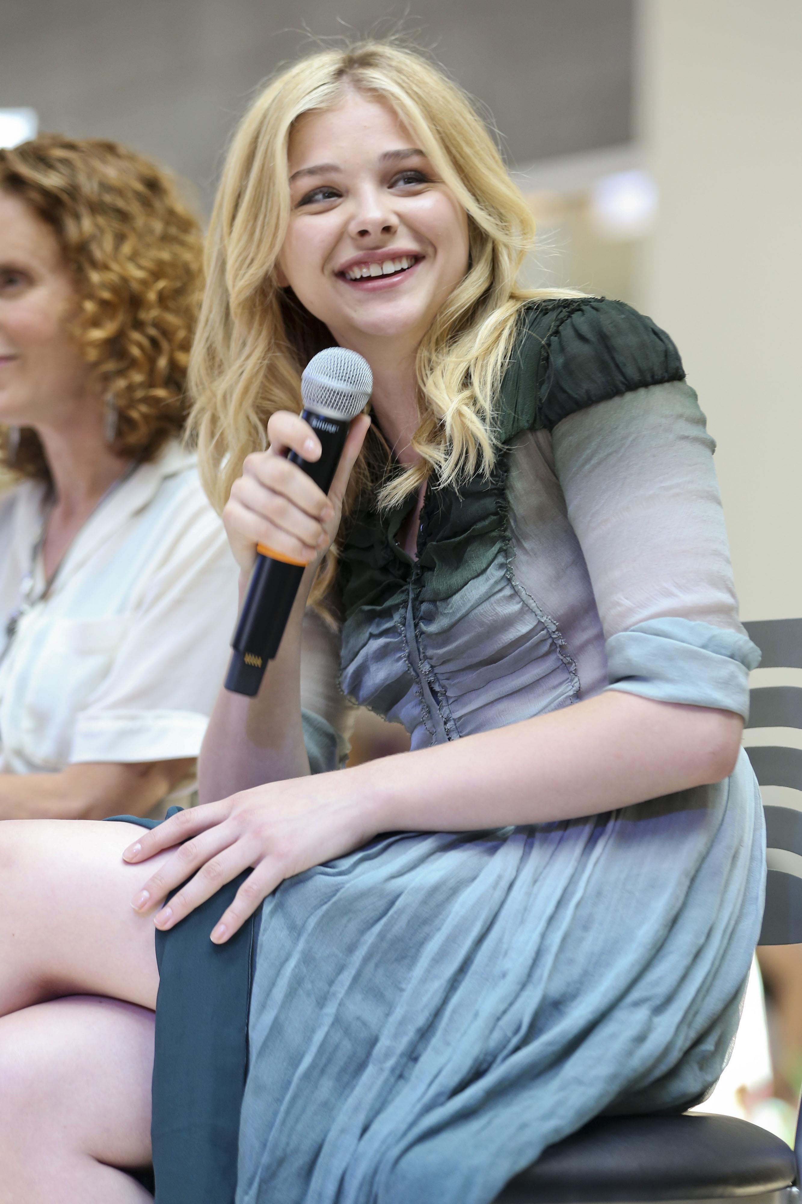 Chloƫ Grace Moretz Pictures Chloe Grace Moretz attends a QA session Promoting  If I Stay in Seattle