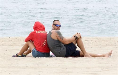 Heidi Klum haning out at the beach in Santa Monica on August 24, 2013